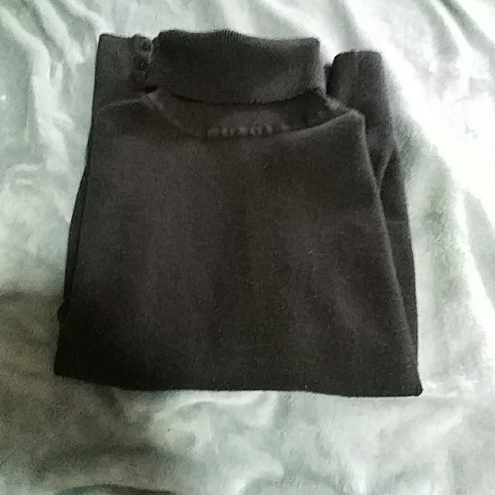 Turtleneck long sleeve blouse